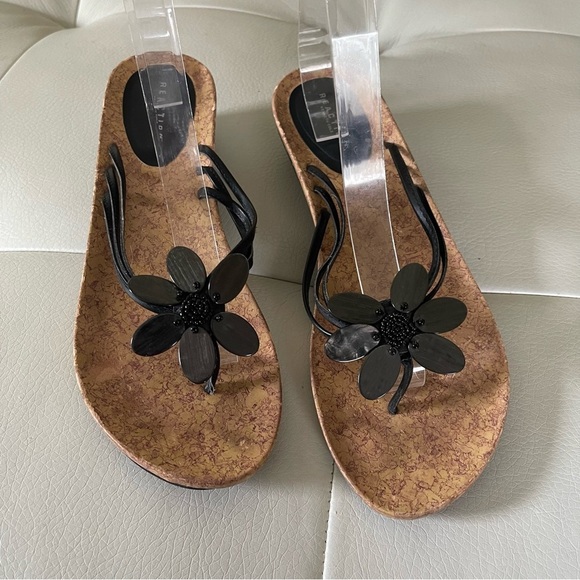 Kenneth Cole Reaction Black Wedge Embellished floral size 10 - Picture 1 of 13